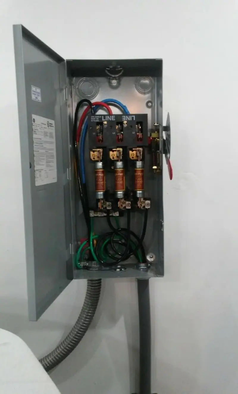 Three-phase disconnect switch installed for Electrical Wiring & Rewiring in White Bluff